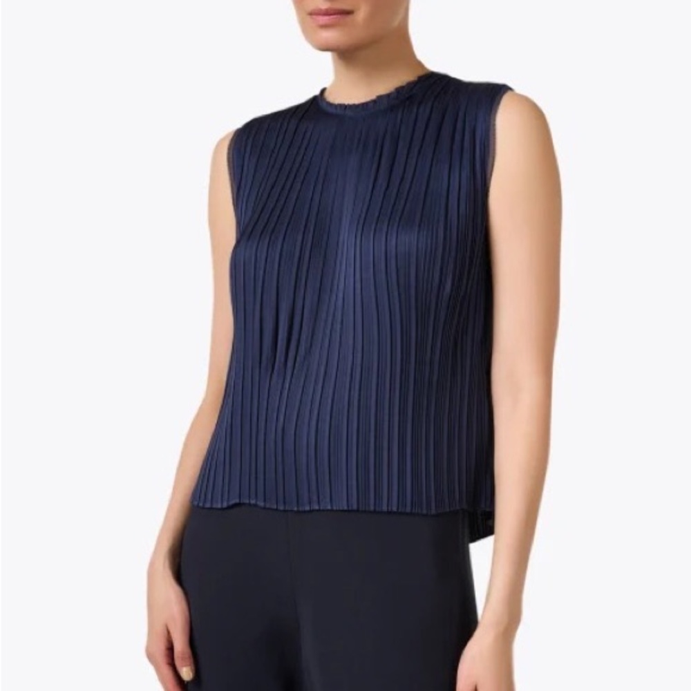 NWT Abercrombie and Fitch Navy blue Sleeveless Pleated Top